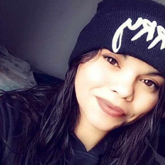 Meet your Posher, Estella - Picture 1 of 1